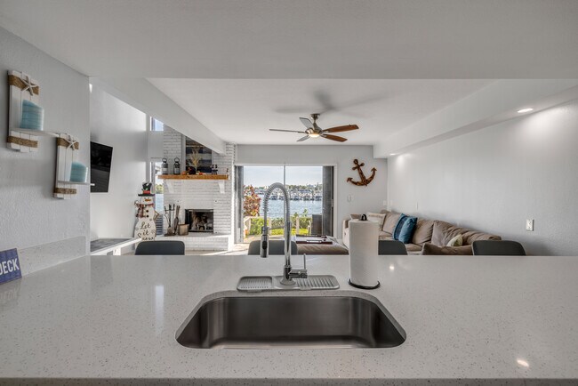 Building Photo - 129 Lagoon Ct