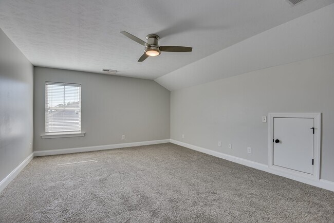 Building Photo - 1721 Dunmore Ave