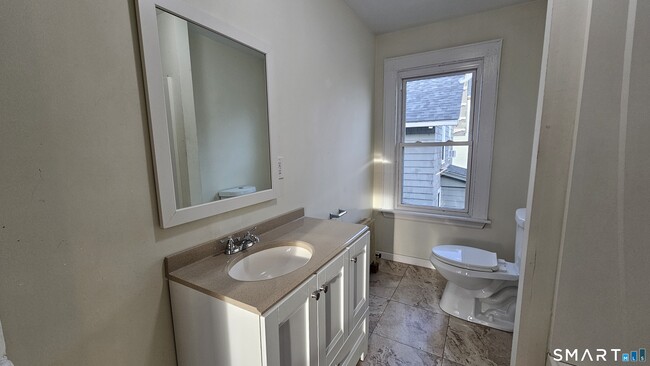 Building Photo - 15 Bragaw St