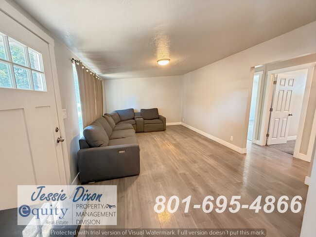Building Photo - 760 E 1100 N
