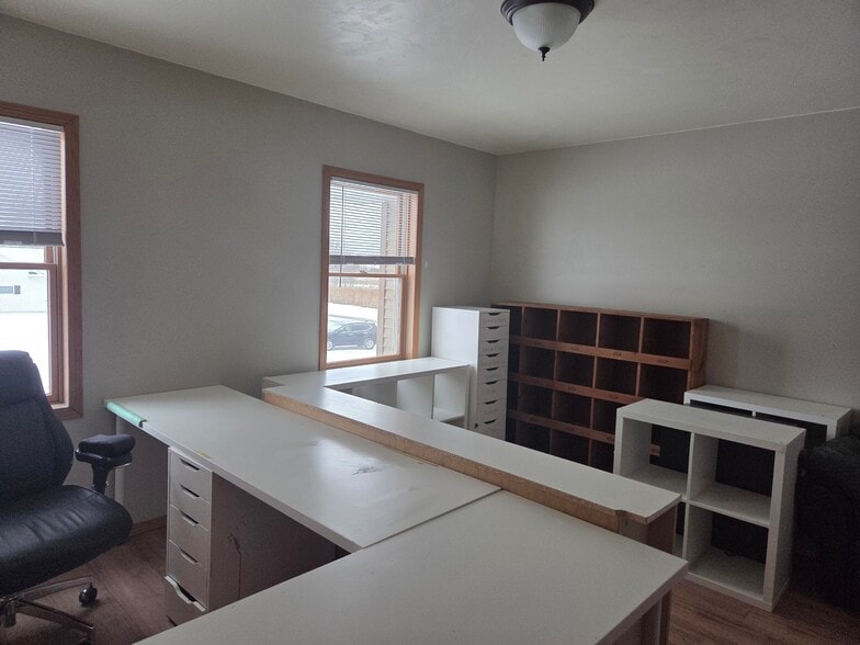 Bedroom 3 (currently used as art room) - 1903 Sagebrush Way