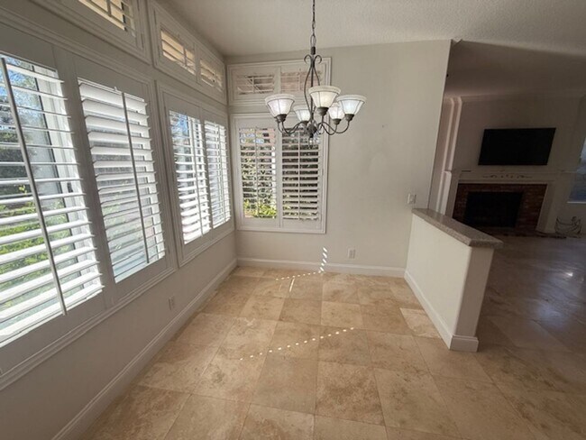 Building Photo - Over 3000 sq feet in Trabuco Canyon