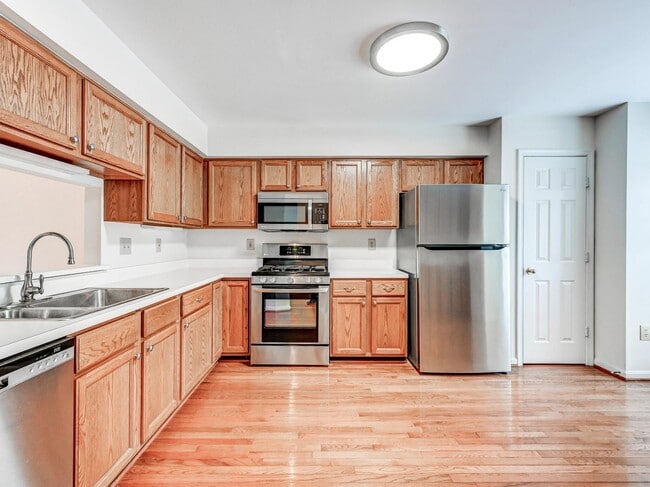 Building Photo - 11919 Thurloe Dr