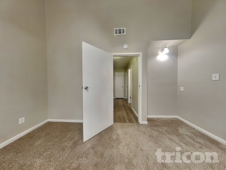 Building Photo - 16307 Bird Dog Ct