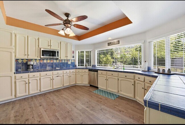 Building Photo - Wonderful 4bd/2.5ba Cameron Park Home with Pool and RV Access!