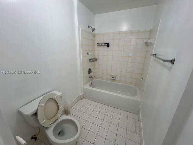 Building Photo - 6992 SW 39th St