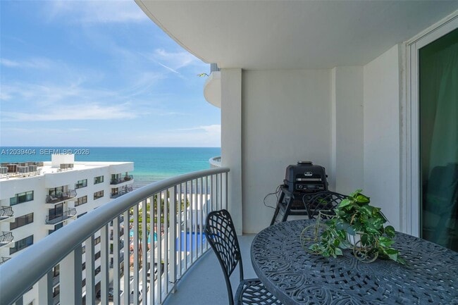 Building Photo - 5401 Collins Ave