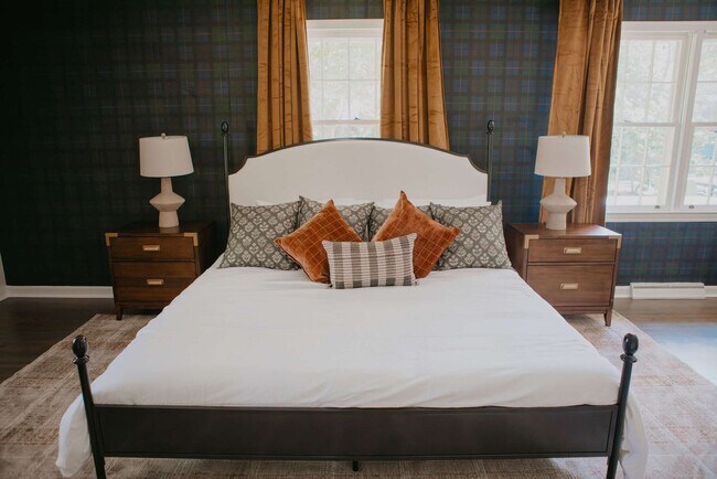 Building Photo - 946 Magnolia St SE