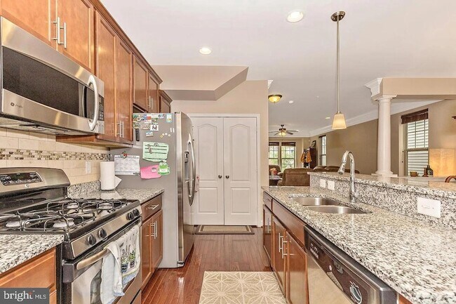 Building Photo - 11882 Country Squire Way