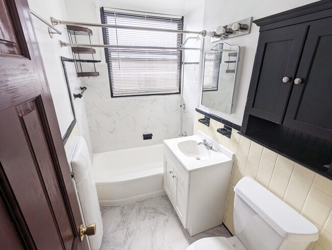 Large bathroom - 9822 63rd Dr