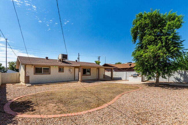 Building Photo - 3-Bedroom, 2-Bath Home with Spacious Backy...