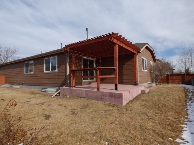 Building Photo - Beautiful Ranch, Next to Park & Playground