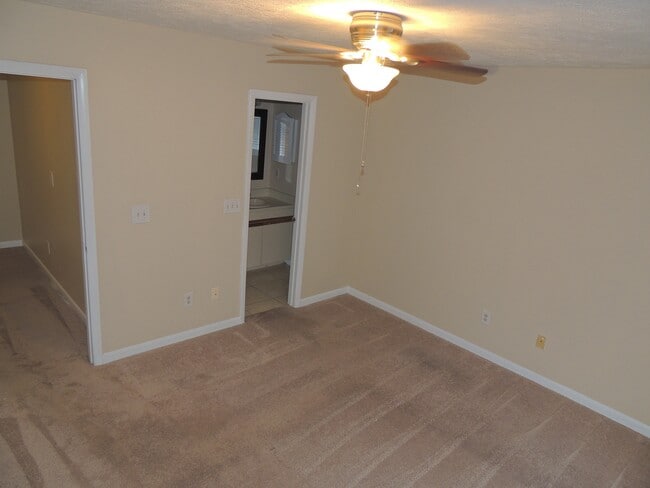Building Photo - 1209 Huntsman Ct