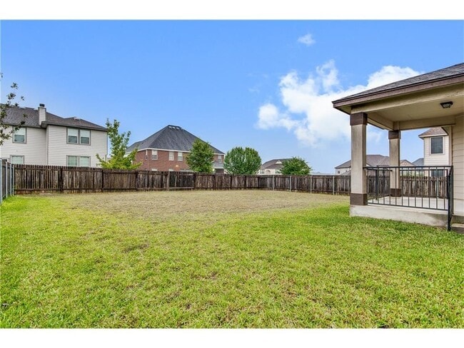 Building Photo - 524 Castebar Dr