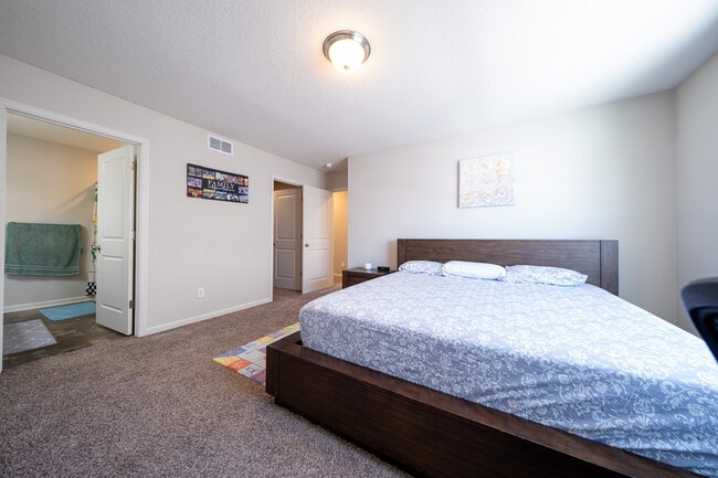 Building Photo - 8525 Titanium Cir