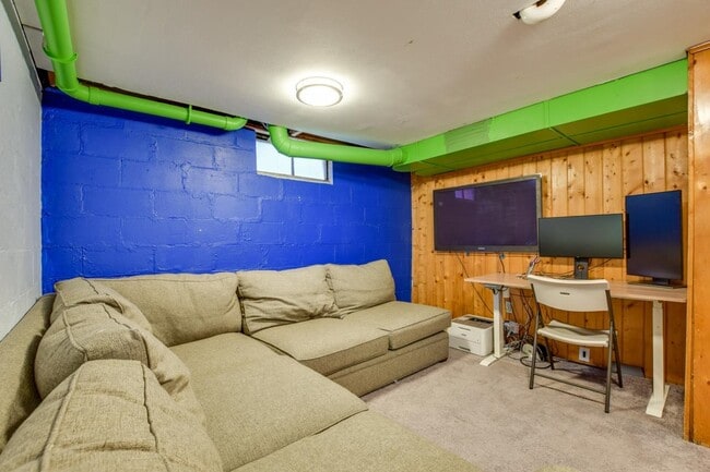 Building Photo - 7227 Maywood Ave
