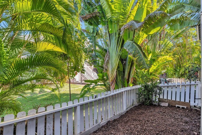 Building Photo - Fully Remodeled 2-Bedroom, 2-Bath Condo – Keonekai Villages #27-105