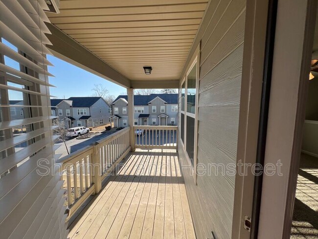 Building Photo - 752 Tarvin Cir