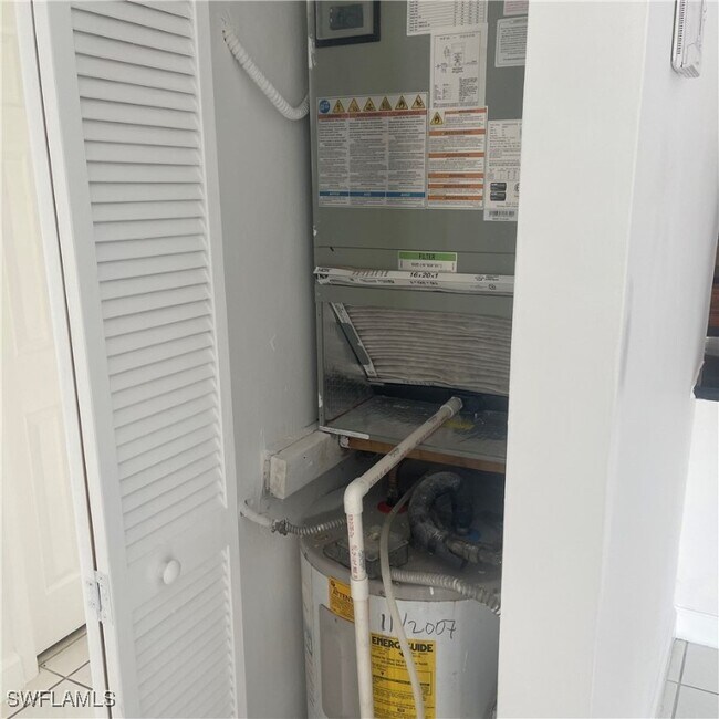 Building Photo - 3527 NE 168th St