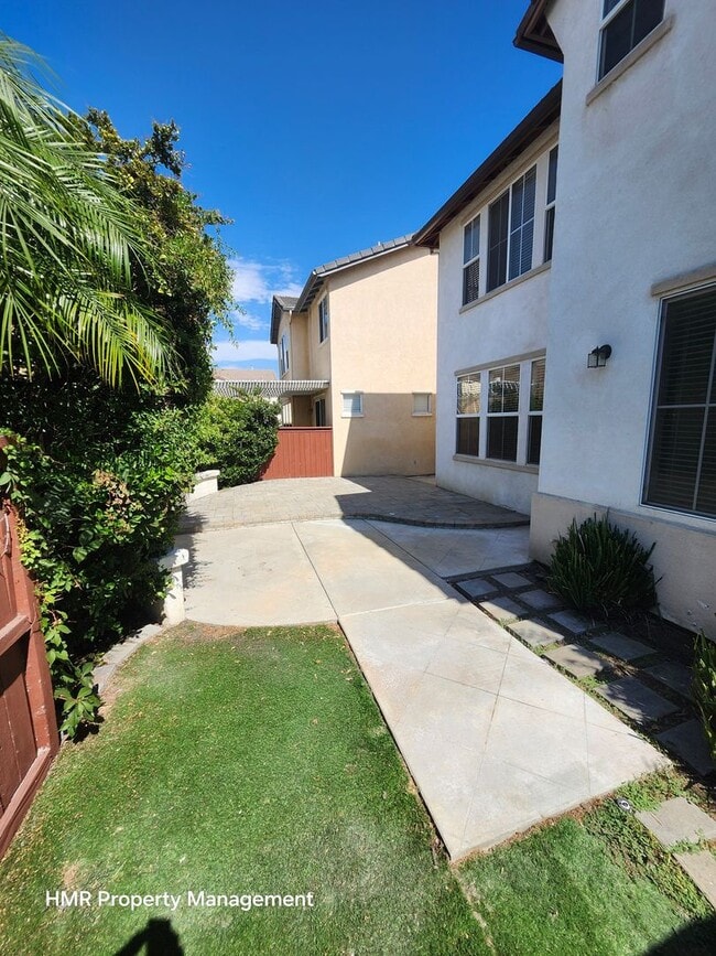 Building Photo - Gorgeous single family home in Chino