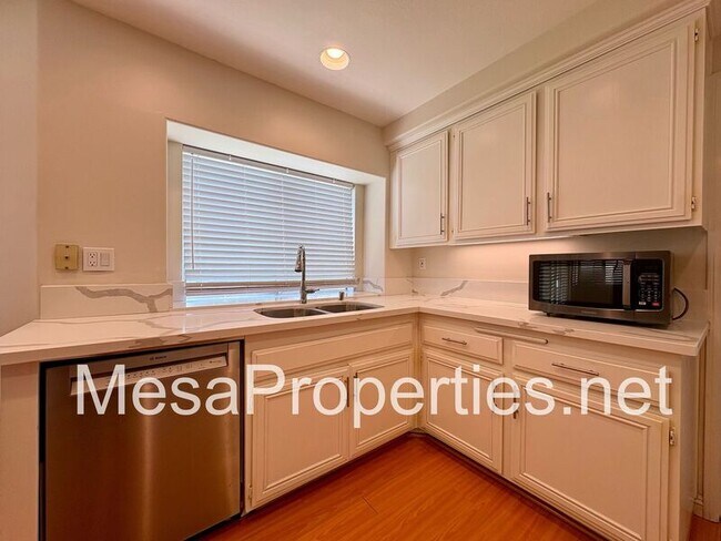 Building Photo - 14095 Bancroft Ct