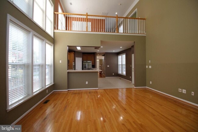 Building Photo - 40424 Milford Dr