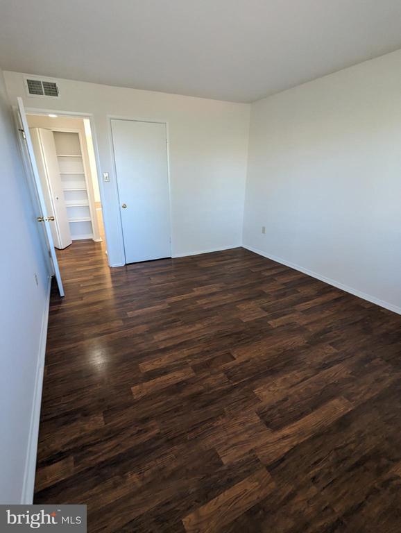 Building Photo - 7145 Donnell Pl
