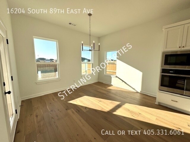 Building Photo - 16204 S 89th E Ave