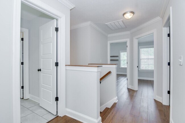 Building Photo - Beauty in Riverwood on Corner Lot!