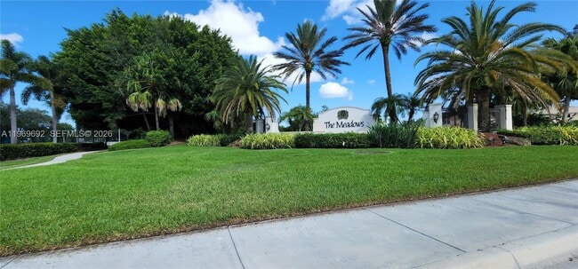 Building Photo - 833 Vista Meadows Dr