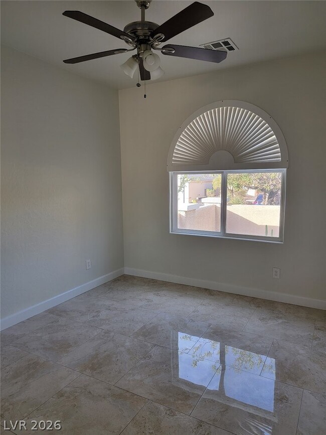 Building Photo - 2659 Lochleven Way