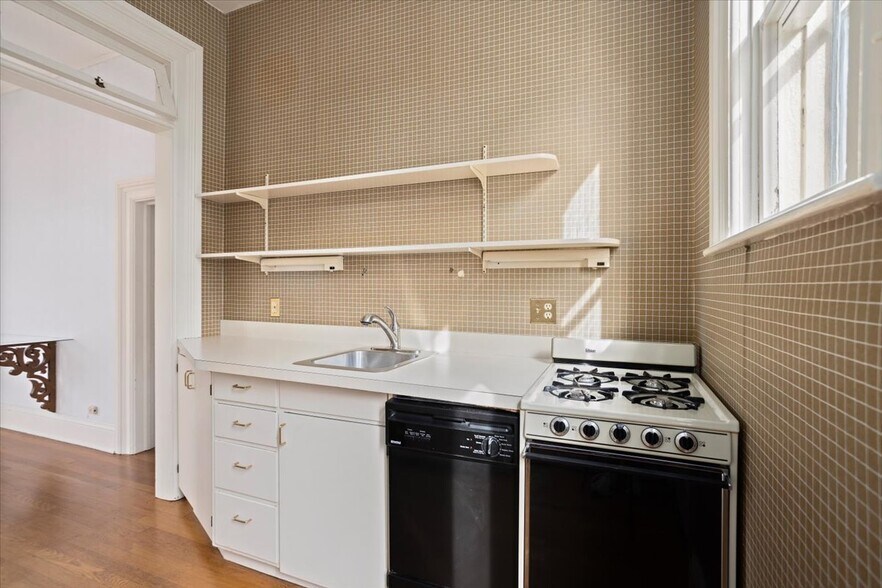 Building Photo - 246 Prospect Ave NE