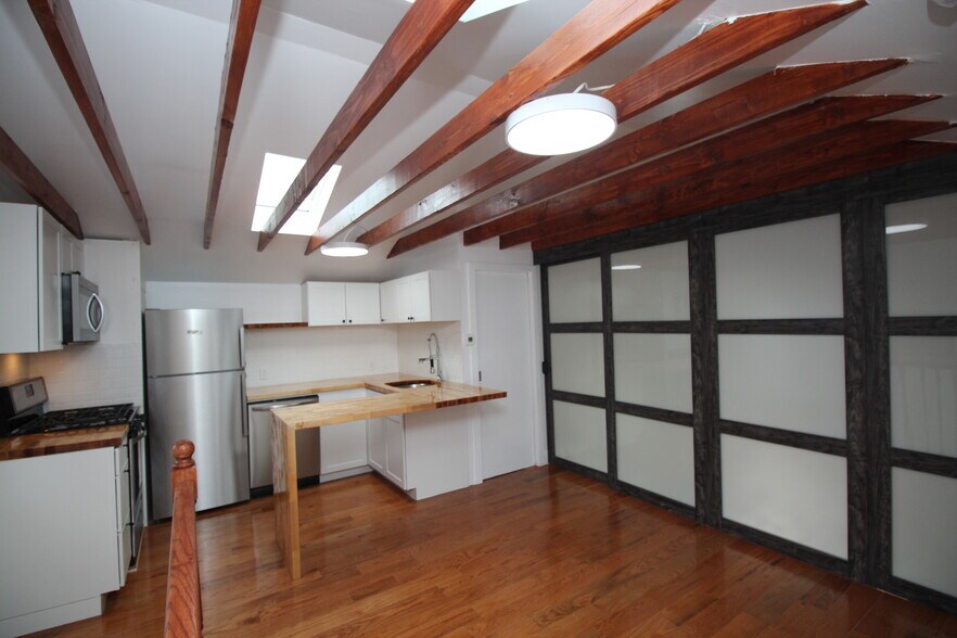 Kitchen - 321 Central Ave