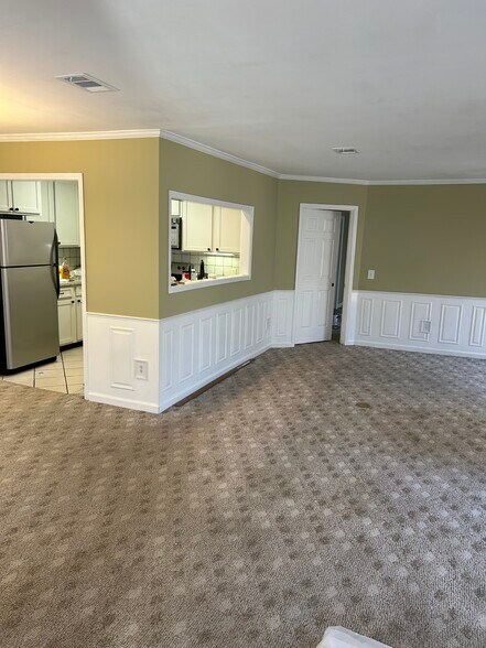 Building Photo - 102 Bainbridge Dr