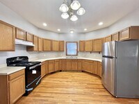 Building Photo - 167 S Jackson St