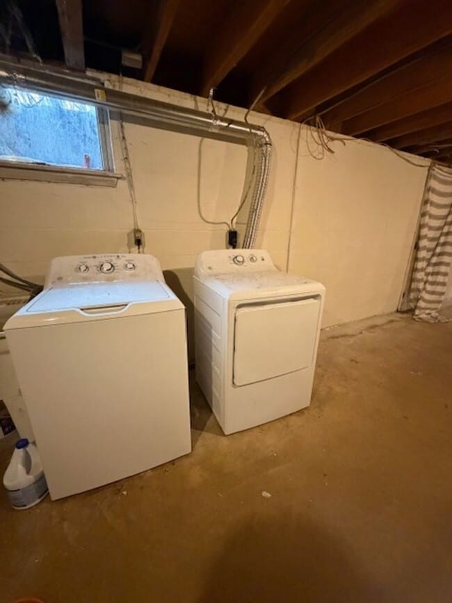 Building Photo - SINGLE FAMILY HOME IN WASHINGTON GROVE