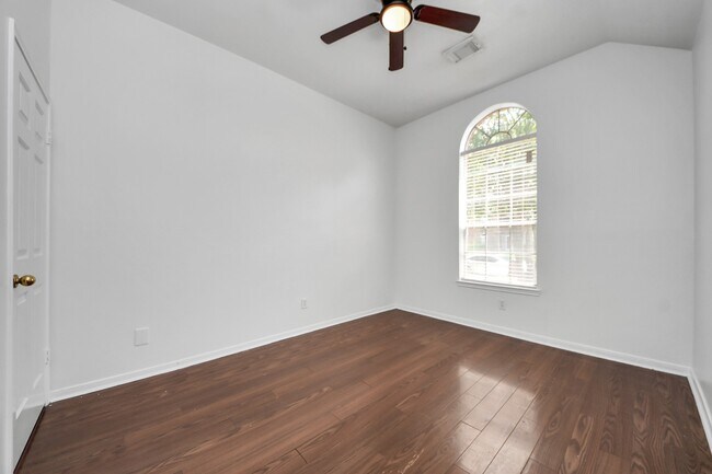 Building Photo - 6406 Castle Ln Dr