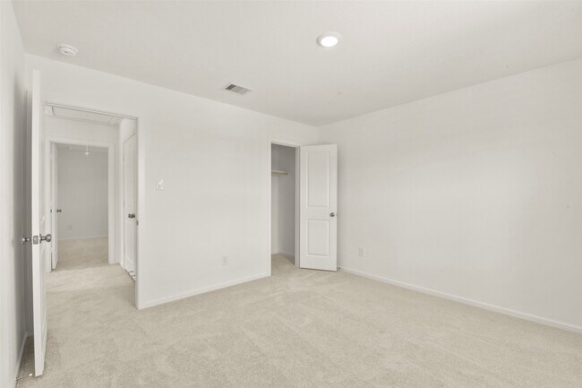 Building Photo - 12403 Mountain Daisy Rd