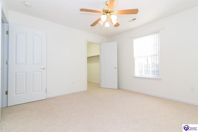 Building Photo - 318 Emmaus Cir
