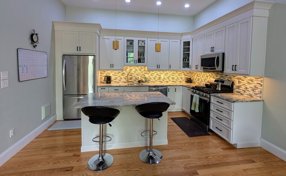Kitchen -2 - 87 Franklin St