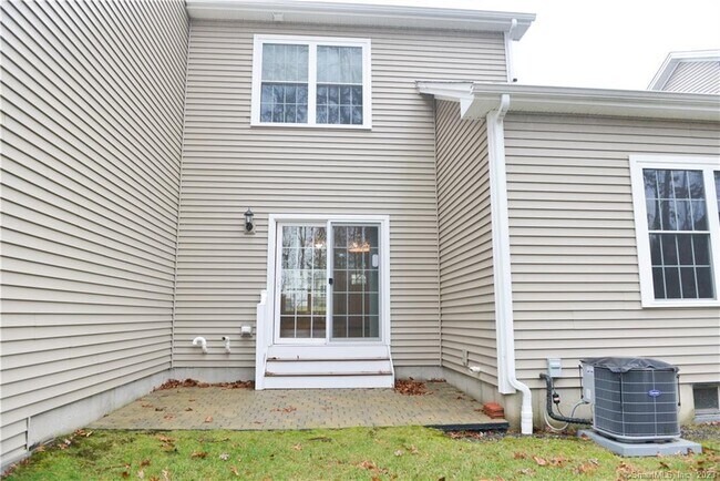 Building Photo - 17 Brookview Cir