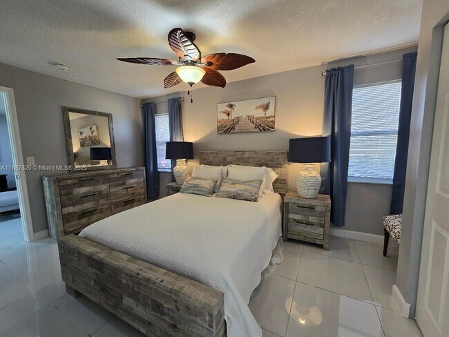 Building Photo - 1604 SW 7th St