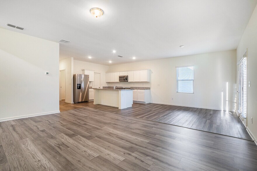 Building Photo - 1026 Feldman Chase