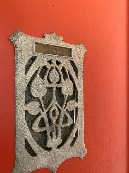 Building Photo - 802 N Sweetzer Ave