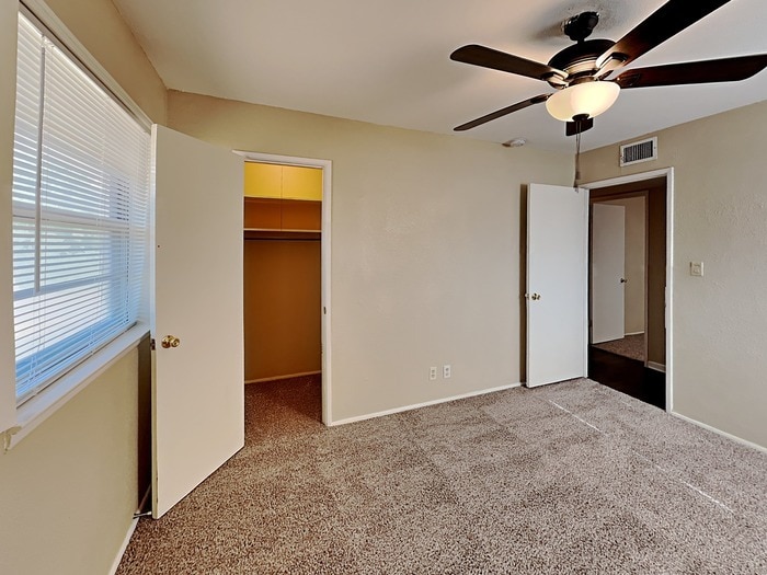 Building Photo - 764 Oakwood Ave