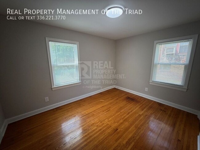 Building Photo - 828 Circle Dr