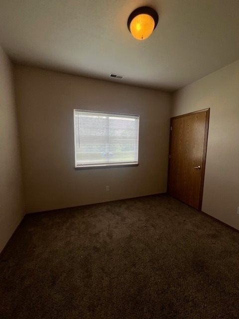 Building Photo - 2 bed 1 bath near NNU and close to downtow...