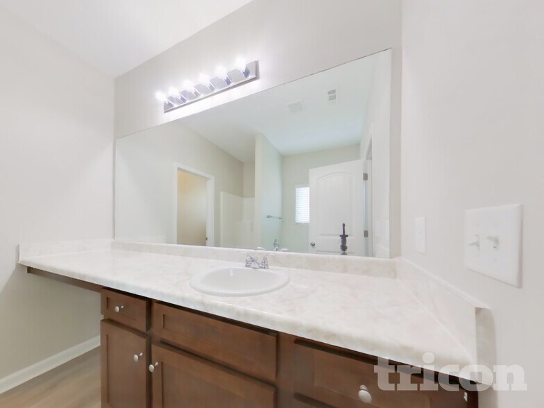 Building Photo - 338 Brookwood Crossing