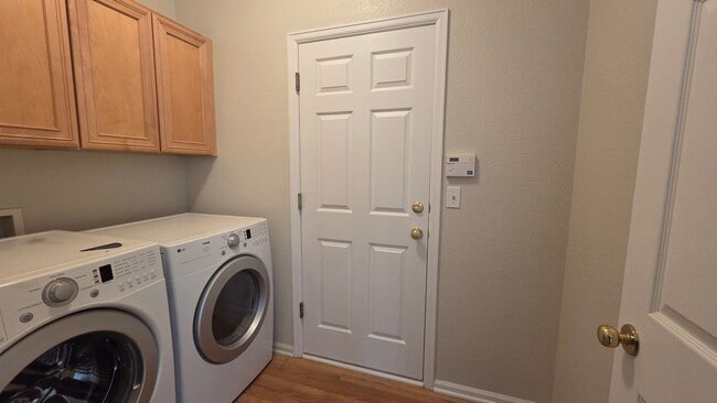 Building Photo - Spacious 5-Bedroom Home in Desirable Rock Creek – Fresh Updates & Fantastic Location!