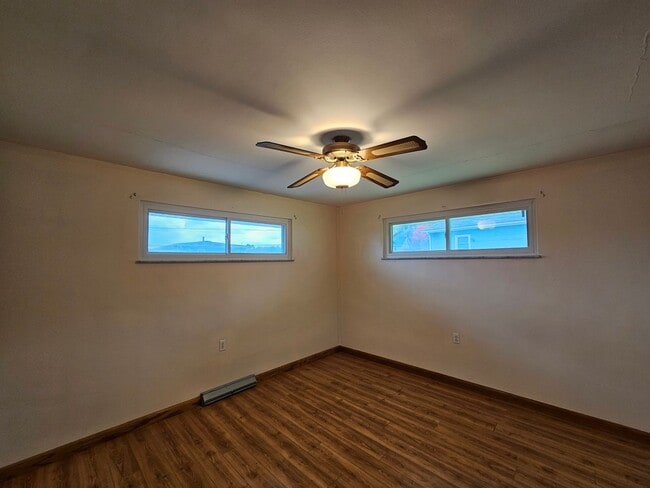 Building Photo - 3 bed/1.5 bath house near Sabraton